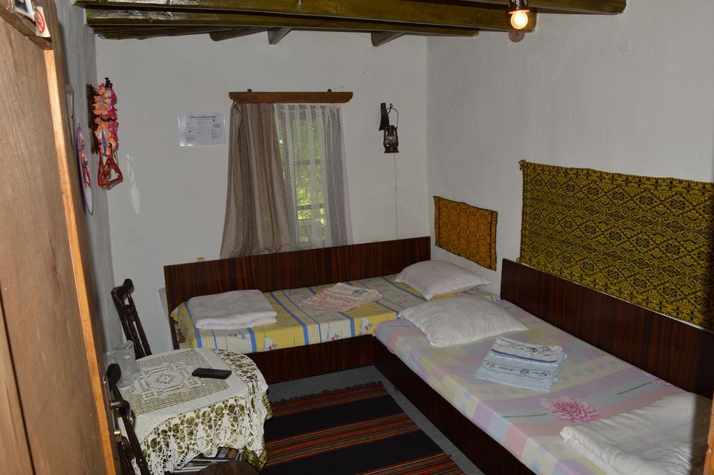 The Old House Guest House Obedinenie Szoba fotó